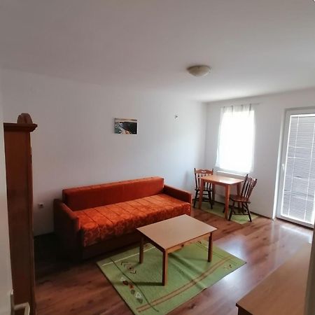 Hostel S Novi Sad Ngoại thất bức ảnh