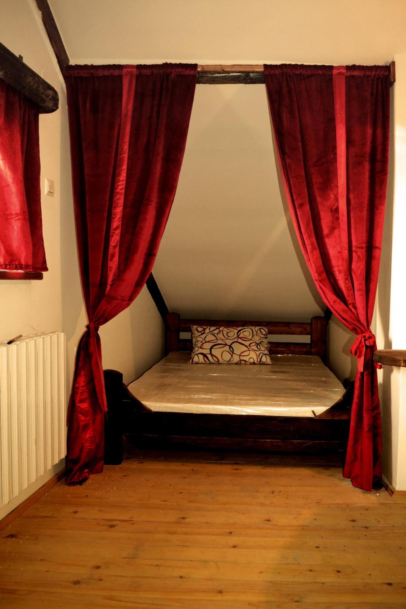Hostel S Novi Sad Phòng bức ảnh