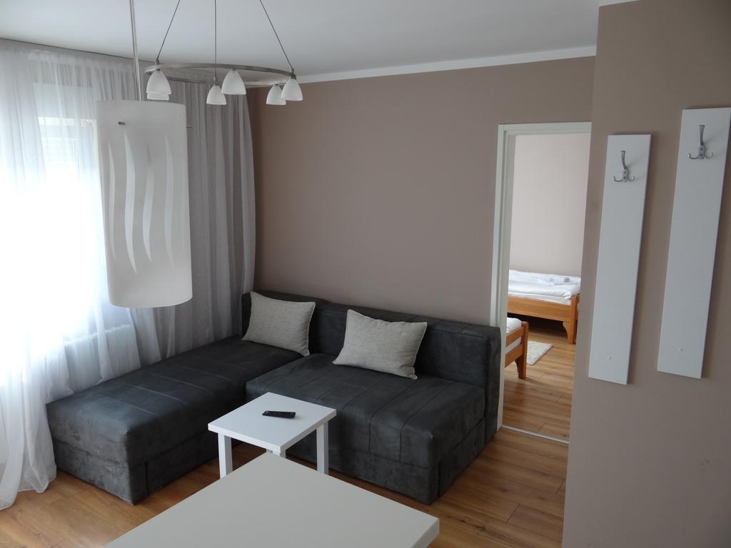 Hostel S Novi Sad Ngoại thất bức ảnh
