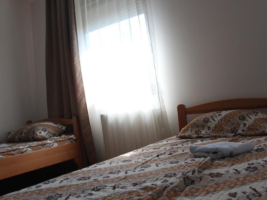 Hostel S Novi Sad Ngoại thất bức ảnh
