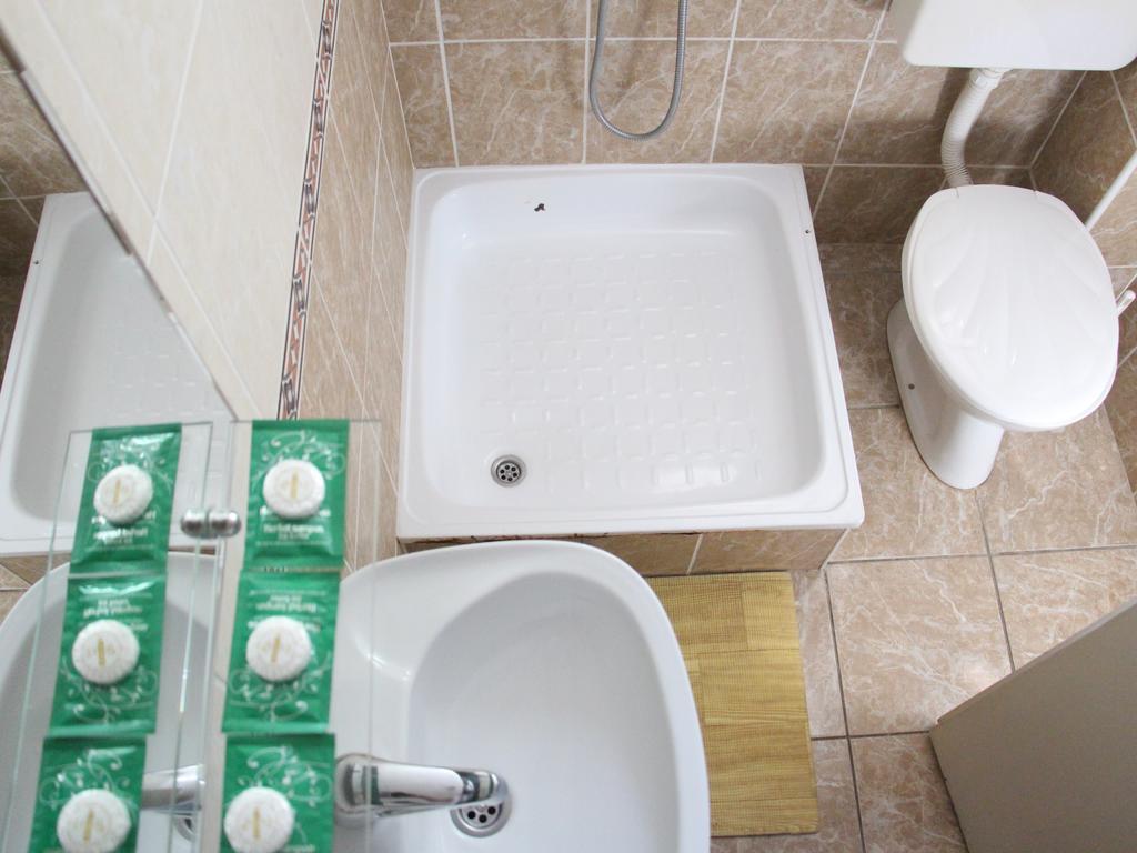 Hostel S Novi Sad Ngoại thất bức ảnh